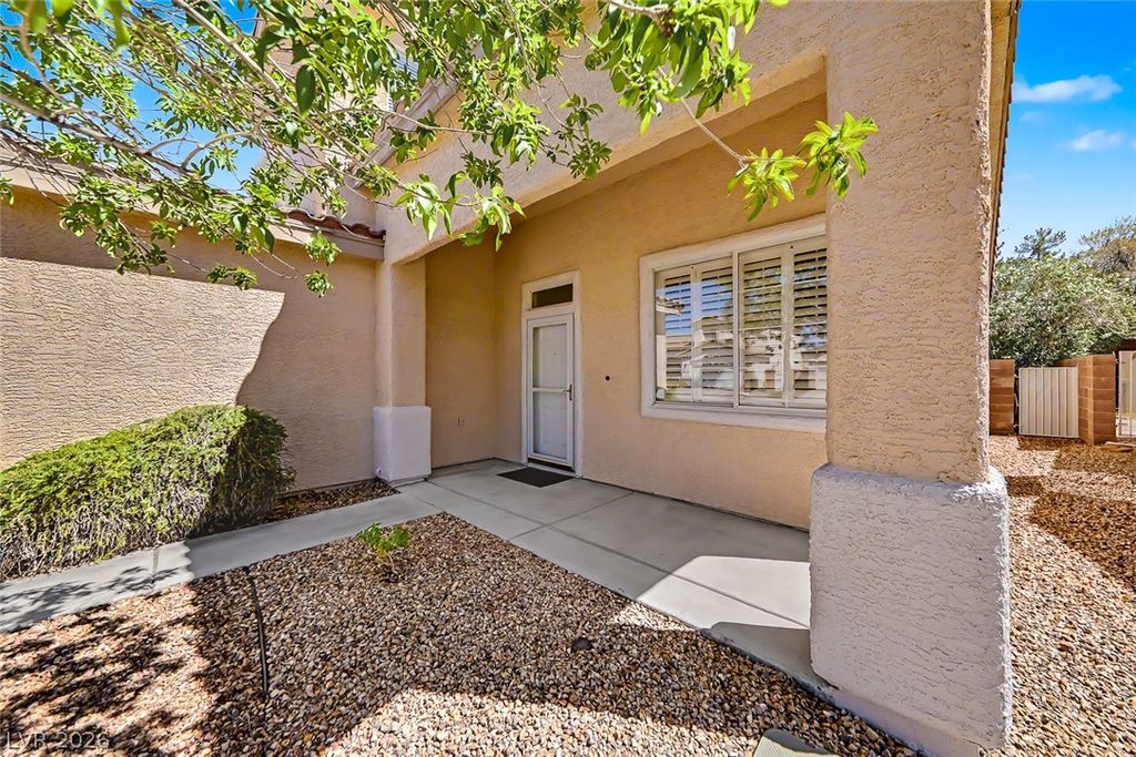 2555 Swans Chance Avenue, Henderson, NV 89052 — photo 3
