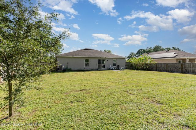 141 Ensenada Street SE, Palm Bay, FL 32909