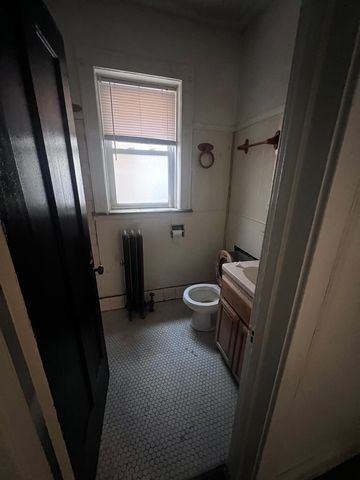 8127 S Vernon Avenue, Chicago, IL 60619