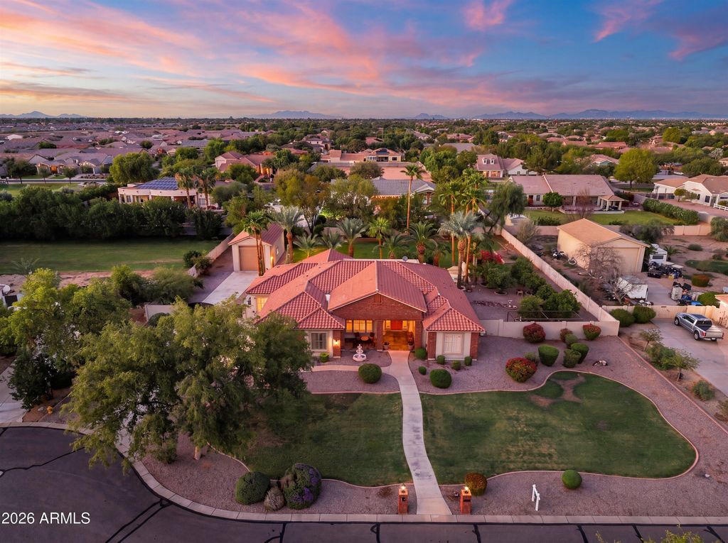 2656 E HAYMORE Court, Gilbert, AZ 85298 — exterior
