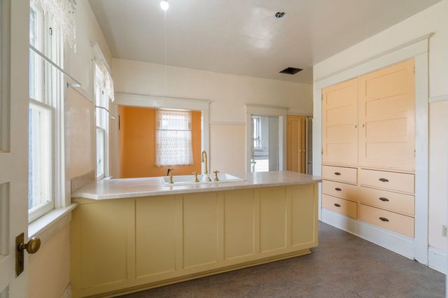 2624 W College Ave, Spokane, WA 99201