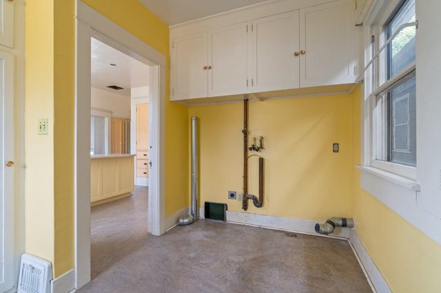 2624 W College Ave, Spokane, WA 99201