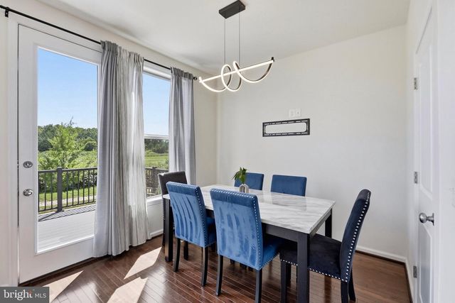 42422 DOGWOOD GLEN SQ, Sterling, VA 20166