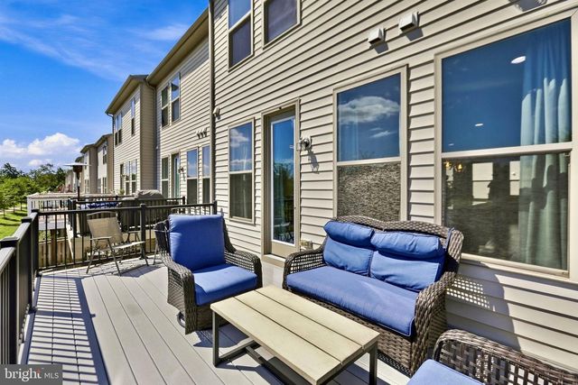 42422 DOGWOOD GLEN SQ, Sterling, VA 20166