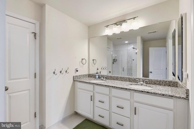 42422 DOGWOOD GLEN SQ, Sterling, VA 20166