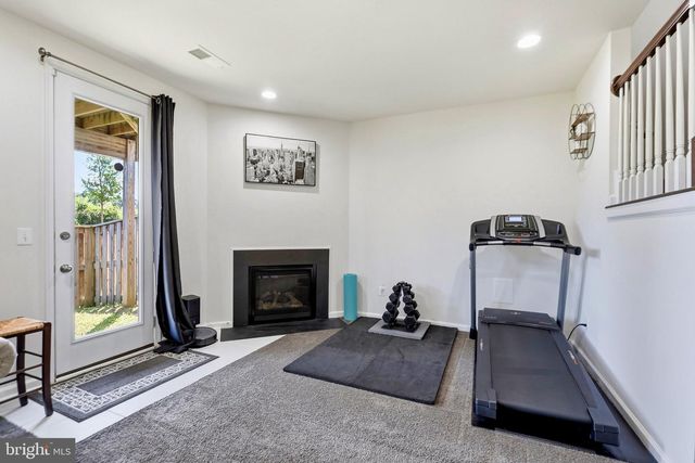 42422 DOGWOOD GLEN SQ, Sterling, VA 20166