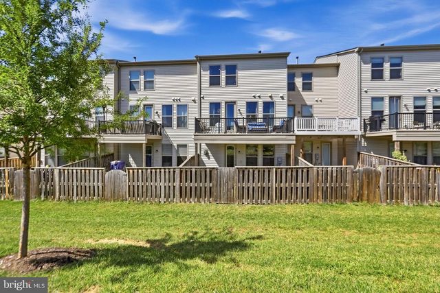 42422 DOGWOOD GLEN SQ, Sterling, VA 20166