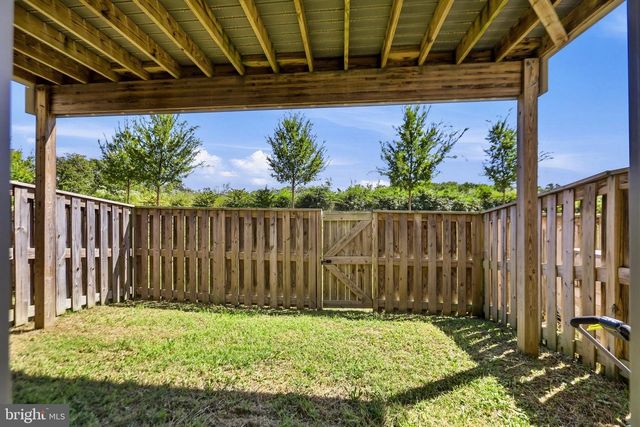 42422 DOGWOOD GLEN SQ, Sterling, VA 20166