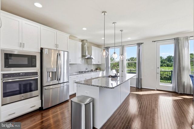 42422 DOGWOOD GLEN SQ, Sterling, VA 20166