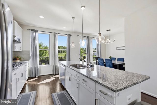 42422 DOGWOOD GLEN SQ, Sterling, VA 20166