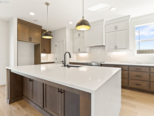 1208 N 44TH Pl, Ridgefield, WA 98642