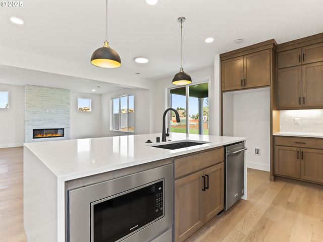 1208 N 44TH Pl, Ridgefield, WA 98642
