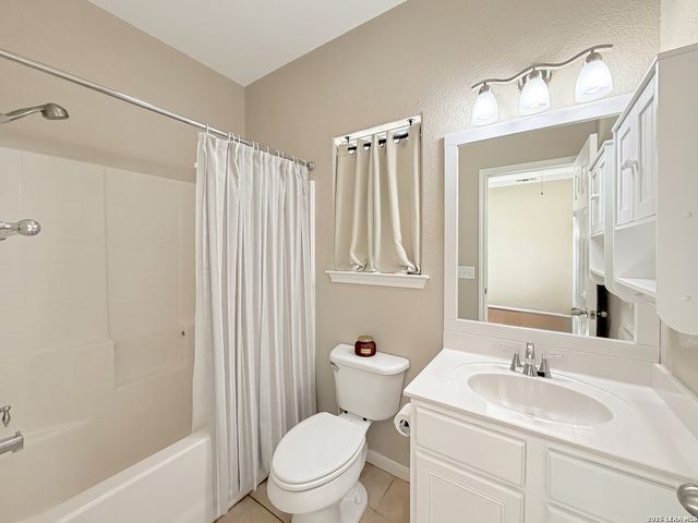 1660 AND 1648 Westview Court Drive, Canyon Lake, TX 78133