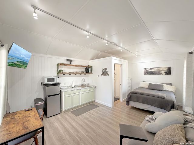 1660 AND 1648 Westview Court Drive, Canyon Lake, TX 78133