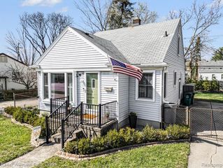 1404 11 Mile Road, Berkley, MI 48072