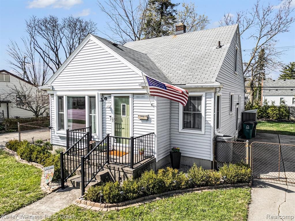 1404 11 Mile Road, Berkley, MI 48072