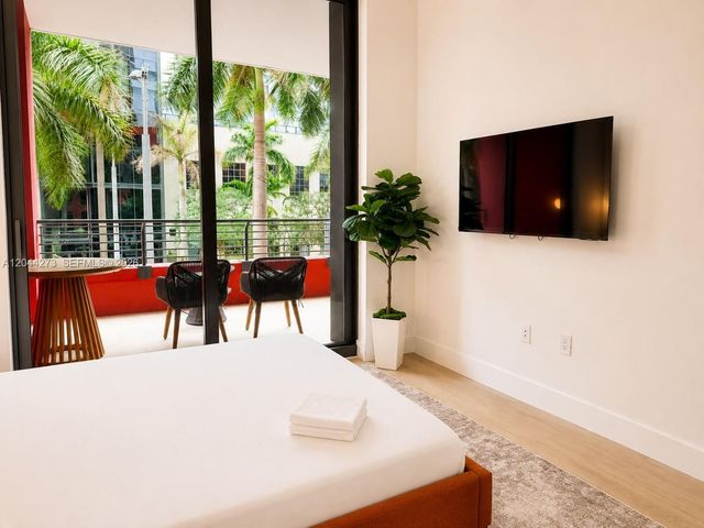90 NE 32nd St 205, Miami, FL 33137