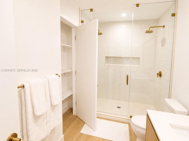 90 NE 32nd St 205, Miami, FL 33137