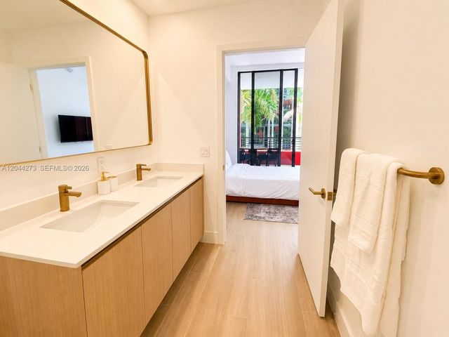 90 NE 32nd St 205, Miami, FL 33137