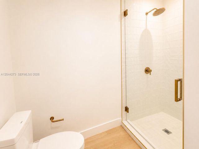 90 NE 32nd St 205, Miami, FL 33137