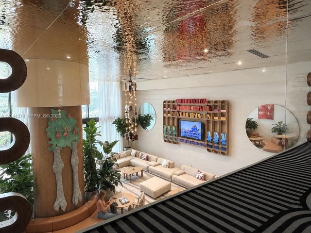 90 NE 32nd St 205, Miami, FL 33137