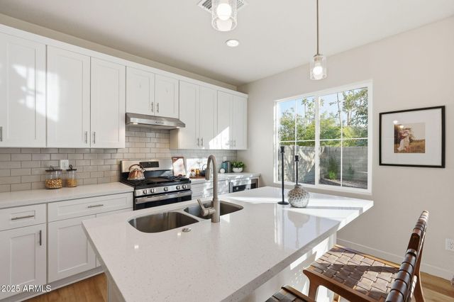 6536 N 15TH Drive, Phoenix, AZ 85015