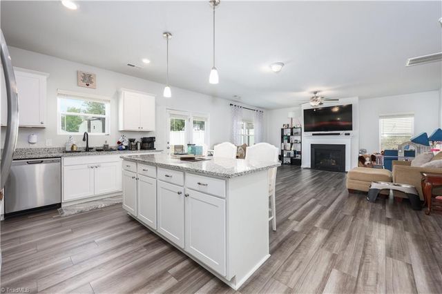 3721 Streamside Drive, Thomasville, NC 27360