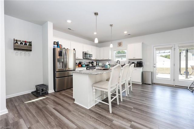 3721 Streamside Drive, Thomasville, NC 27360
