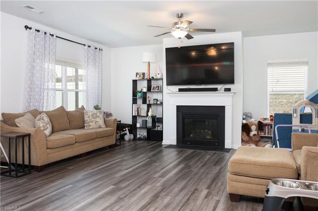 3721 Streamside Drive, Thomasville, NC 27360