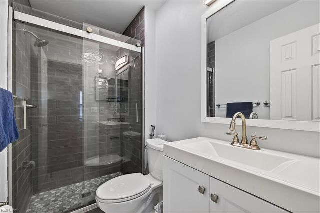 262 Windbrooke LN, Virginia Beach, VA 23462