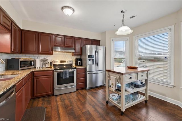 262 Windbrooke LN, Virginia Beach, VA 23462