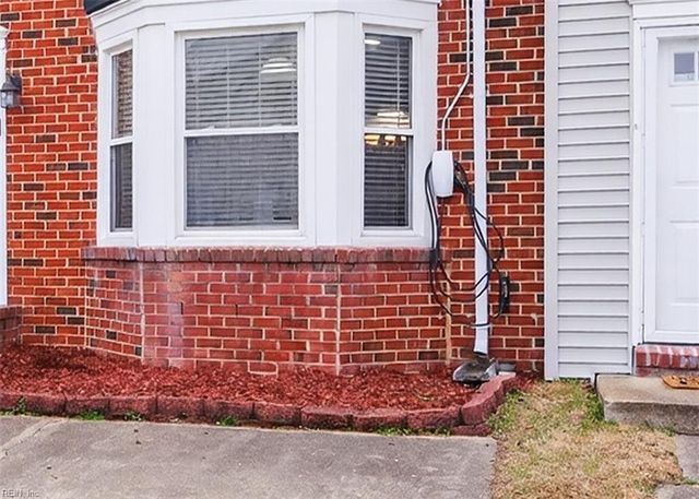 262 Windbrooke LN, Virginia Beach, VA 23462