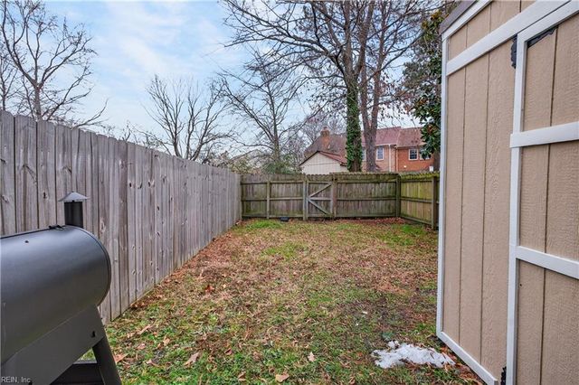 262 Windbrooke LN, Virginia Beach, VA 23462