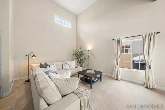 971-969-973 E J St, Chula Vista, CA 91910