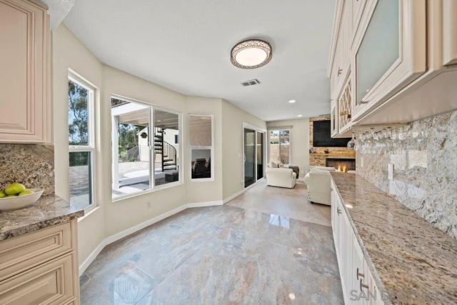 971-969-973 E J St, Chula Vista, CA 91910