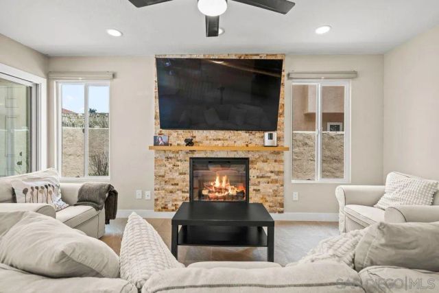 971-969-973 E J St, Chula Vista, CA 91910