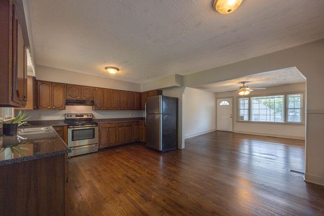 1925 Brent Street, Paris, KY 40361