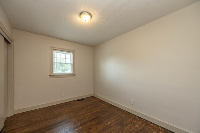 1925 Brent Street, Paris, KY 40361