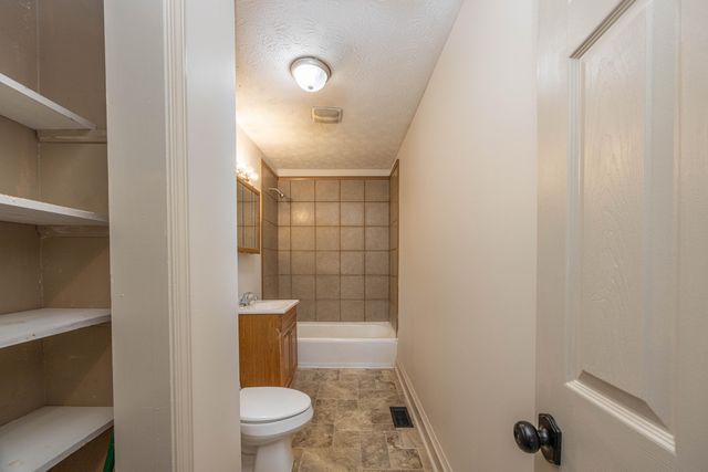 1925 Brent Street, Paris, KY 40361