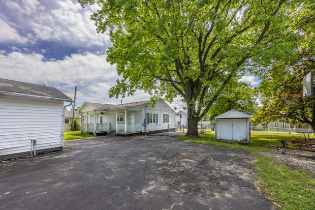 1925 Brent Street, Paris, KY 40361