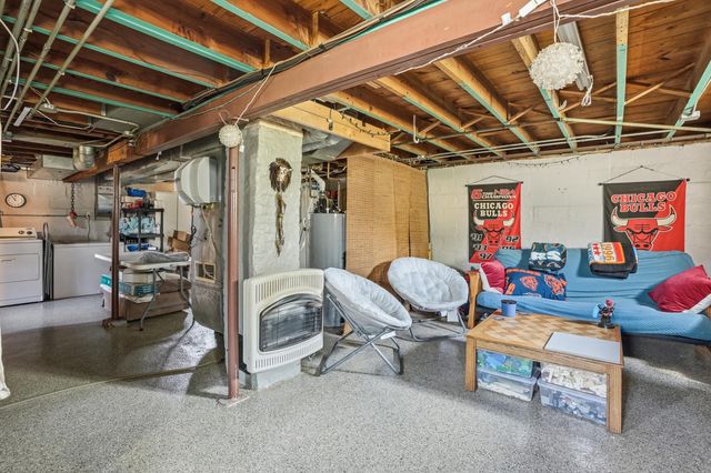 421 S East Street, Crown Point, IN 46307