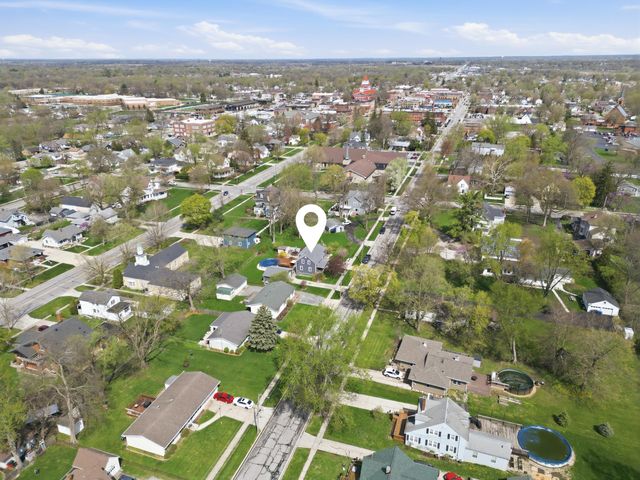 421 S East Street, Crown Point, IN 46307