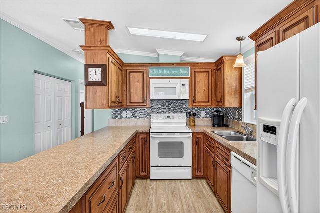 5720 Maplewood CT, Fort Myers, FL 33905