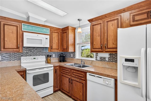 5720 Maplewood CT, Fort Myers, FL 33905