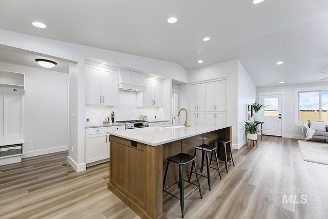 6903 S Cascabel Lane, Meridian, ID 83642