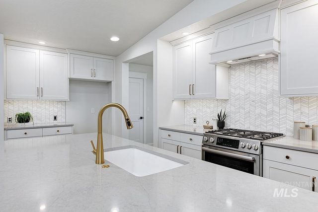 6903 S Cascabel Lane, Meridian, ID 83642