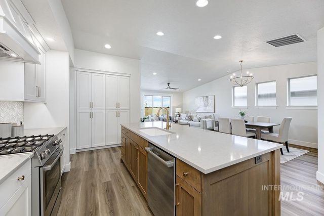 6903 S Cascabel Lane, Meridian, ID 83642