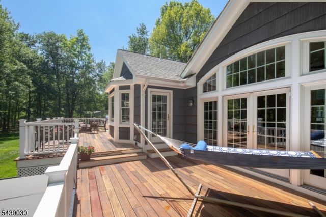 77 Riverside Dr, Bernards Twp., NJ 07920
