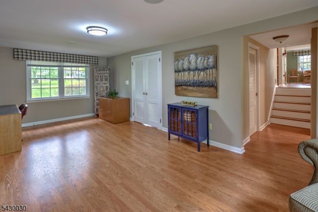 77 Riverside Dr, Bernards Twp., NJ 07920