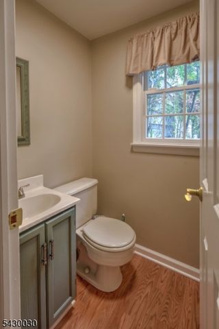 77 Riverside Dr, Bernards Twp., NJ 07920